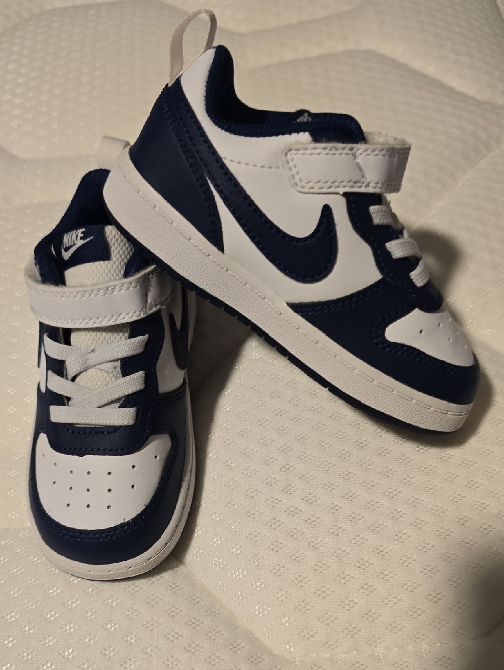 Nike Kids Navy and White Hook-and-Loop Sneakers